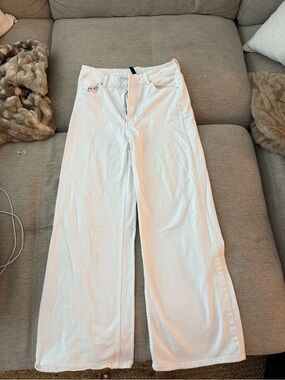 White H&M Wide Leg White Women’s Jeans - Classic High-Rise